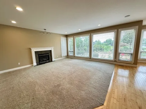 Luxury 5 Bed and 5 Bath Gorgeous Golf-View Whole House for Rent, photo 3