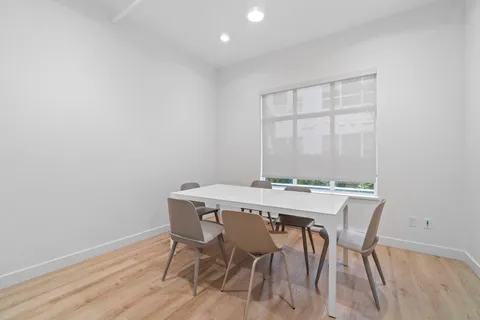 Coastal Living with Your Own Patio ? Ground-Floor One Bedroom + Den, photo 6
