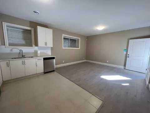 2 bed 1 bath basement unit, photo 3